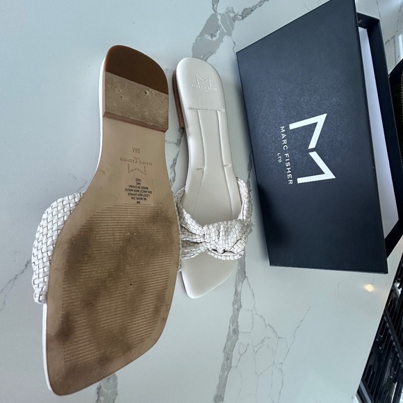 Marc Fisher Marlon Ivory - Picture 2 of 6